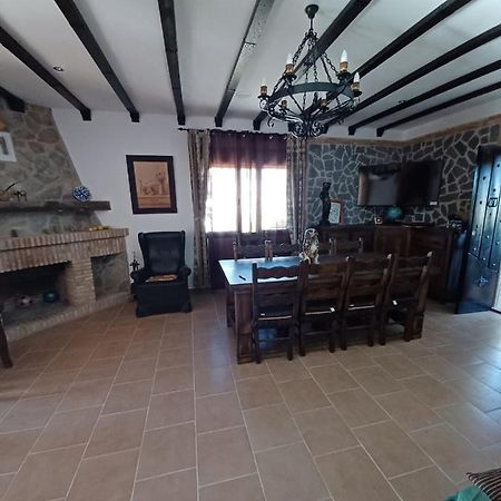 Villa Martinez Alquiler Rural Isabel Alcalá del Valle Dış mekan fotoğraf