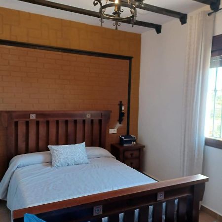 Villa Martinez Alquiler Rural Isabel Alcalá del Valle Dış mekan fotoğraf