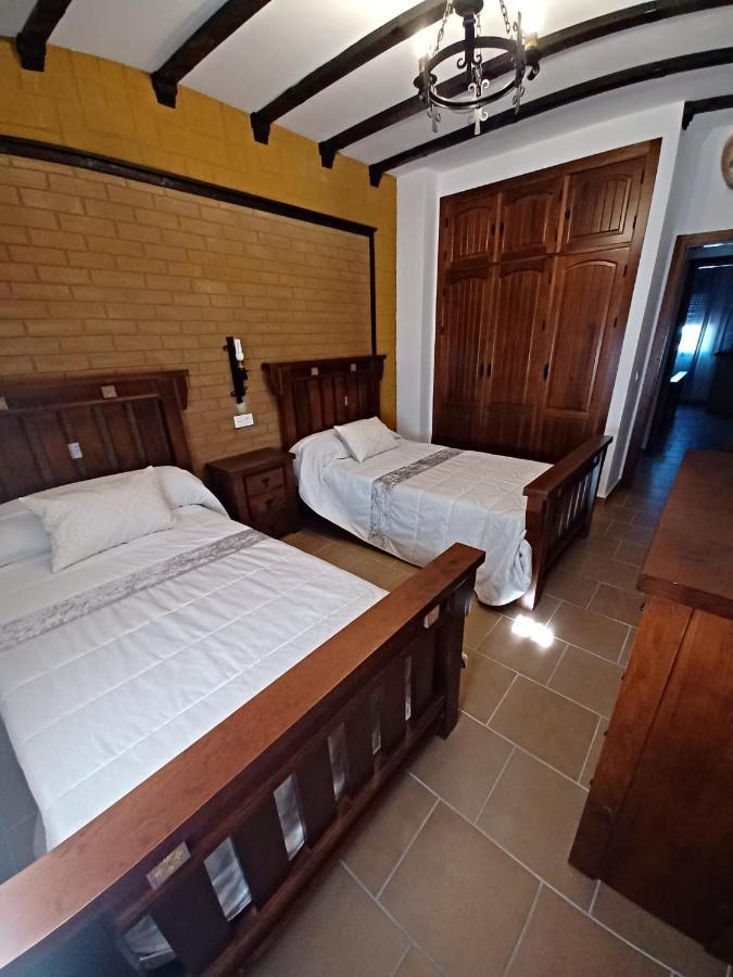 Villa Martinez Alquiler Rural Isabel Alcalá del Valle Dış mekan fotoğraf